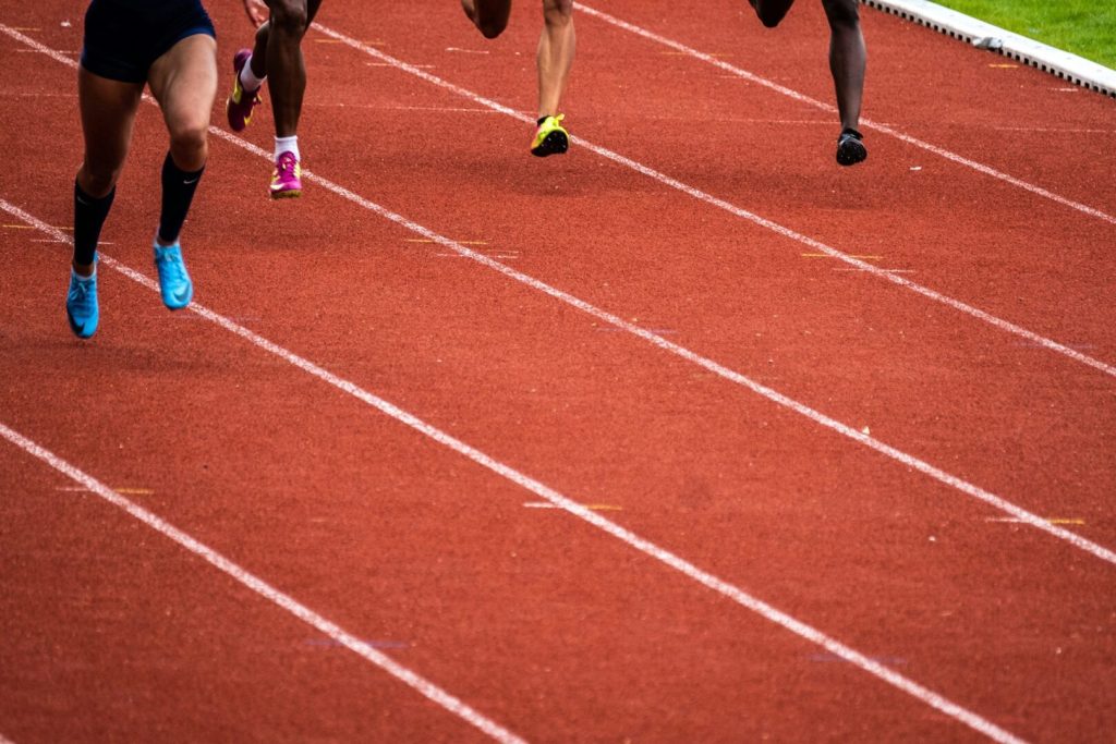 Mondiali di atletica Tokyo 2025, Jacobs e Tamberi eliminati: cosa è successo Pista di atletica leggera con corsie rosse – Oiusho