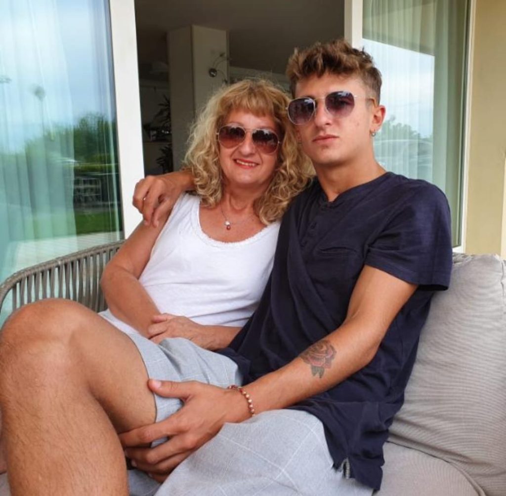 Alessandro Venturelli con la madre prima della scomparsa da Sassuolo