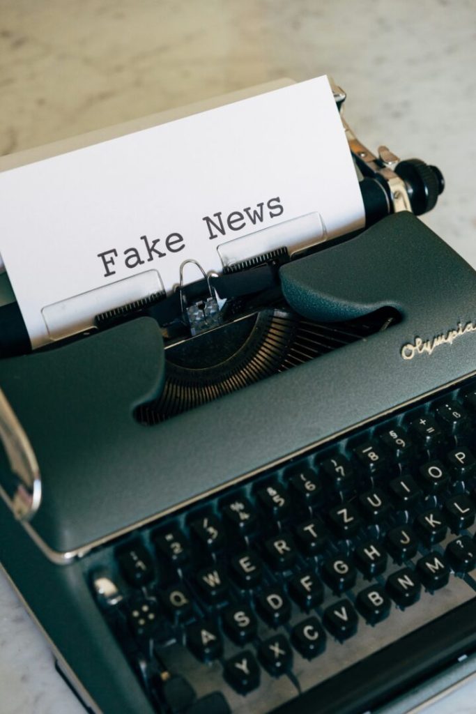 Come riconoscere le fake news online guida 2025