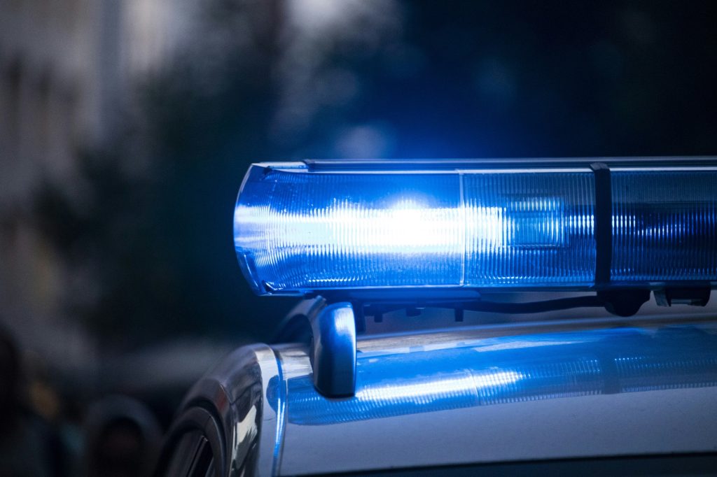 Falconara, 77enne pestato dopo l’accusa di aver baciato una 12enne: “Mi picchiavano da ogni parte” Falconara, 77enne pestato dopo accusa di bacio a 12enne