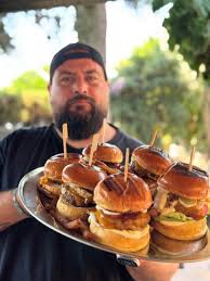 Panino più caro al mondo: il segreto del burger da 9.440 euro Bosco Jiménez presenta il panino più caro al mondo da 9.440 euro
