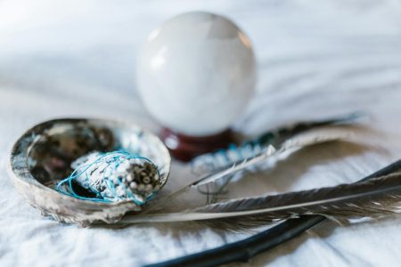 Oroscopo del giorno 25 ottobre 2025: previsioni astrologiche per amore, lavoro e fortuna segno per segno