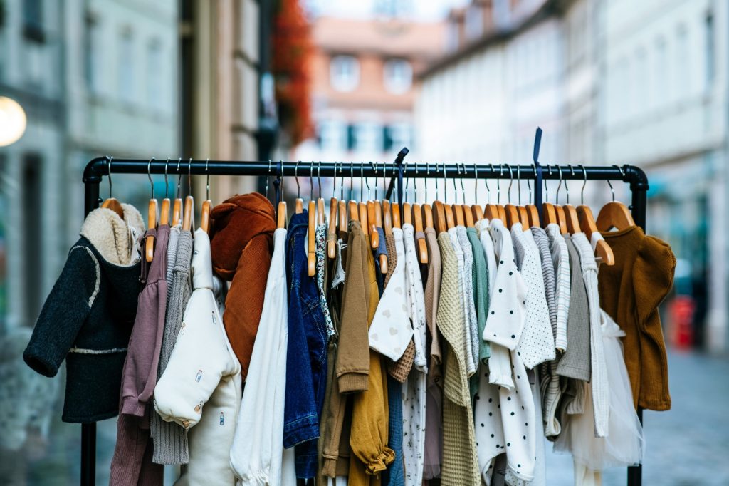 Indumenti pericolosi per bambini secondo norme europee