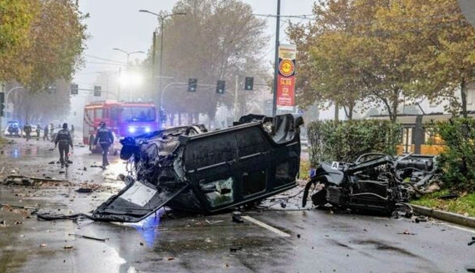Incidente a Milano, esplode il super Suv Mercedes da 700 cavalli: muore il 19enne Pietro Silva Orrego. Il conducente era senza patente Rilievi della polizia locale dopo incidente mortale a Milano in viale Fulvio Testi