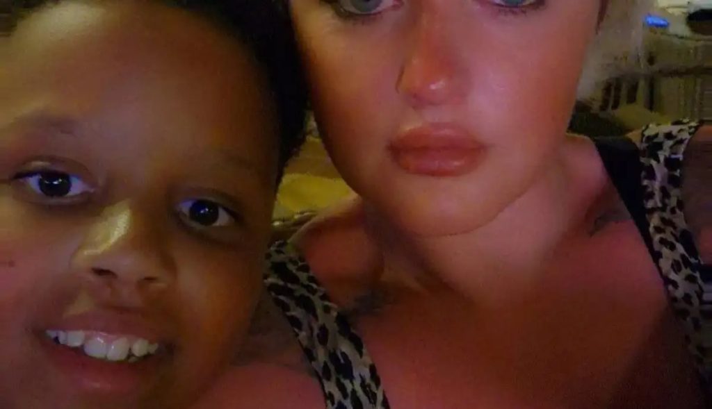 Mamma, ho mal di gola» poi si accascia e muore a 11 anni: la tragedia che sconvolge l’Inghilterra Bambino di 11 anni con mal di gola morto improvvisamente dopo visita medica