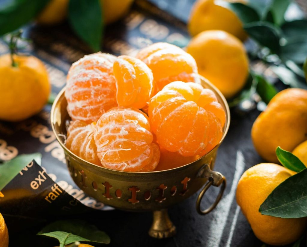 Bere acqua e limone ogni mattina: benefici, falsi miti e come farlo nel modo giusto Acqua e limone al mattino: benefici reali e come farla correttamente