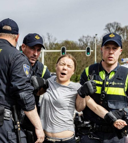 Greta Thunberg arrestata a Londra durante una manifestazione pro-Palestina