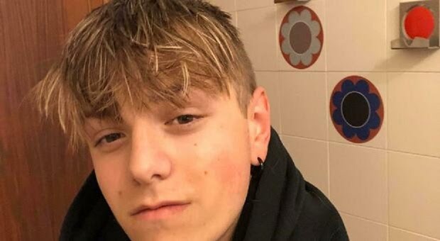 Federico Nadai morto a 22 anni: la storia che ha commosso Belluno e l intero Paese Memoriale per Federico Nadai morto a 22 anni