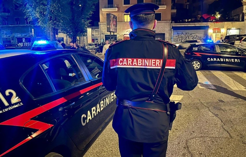 Ronago, due anziani trovati morti in casa: l’ipotesi,il biglietto e il giallo sulla donna Ronago nel Comasco, indagini per presunto omicidio-suicidio di una coppia di anziani