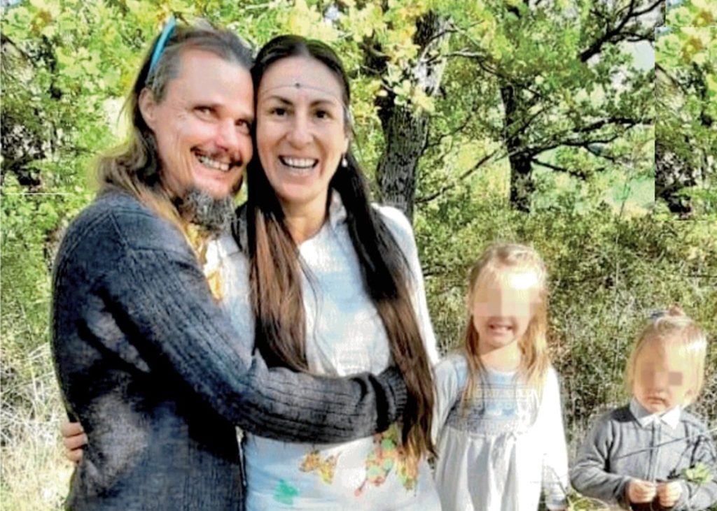 Bambini nel bosco, la relazione choc: “Non vogliono lavarsi e chiedono di stare al caldo” Bambini del bosco non vogliono lavarsi e chiedono di stare al caldo secondo la relazione dei servizi sociali