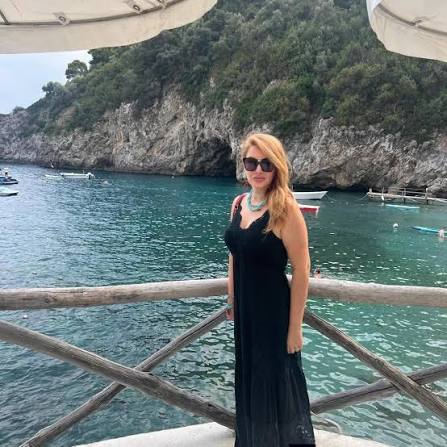 Anna Tagliaferri uccisa dal compagno, lui si toglie la vita lanciandosi dalla finestra. La madre ha provato a salvarla Anna Tagliaferri uccisa dal compagno a Cava de’ Tirreni