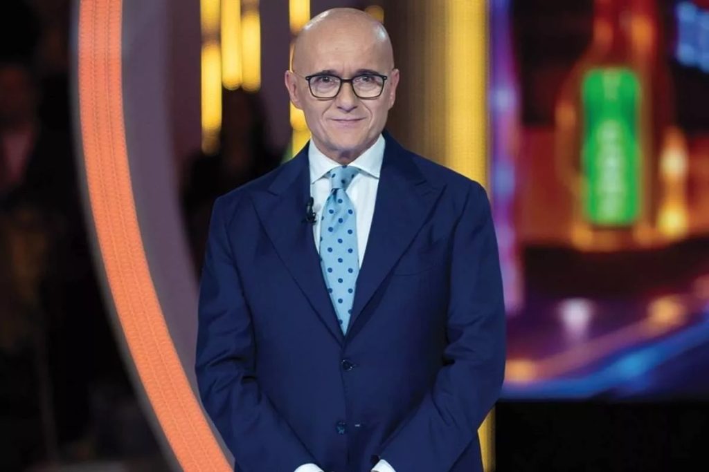 Se non vai a letto con Signorini non lavori in tv”: Corona rilancia l’accusa choc e parla di un “sistema” dietro i casting Fabrizio Corona accusa Alfonso Signorini e parla di un presunto sistema in tv