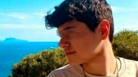 Luca Piscopo, muore dopo il sushi: la mamma accusa il sistema sanitario Luca Piscopo, ragazzo tragicamente deceduto dopo aver mangiato sushi, accusando il sistema sanitario per la sua morte.