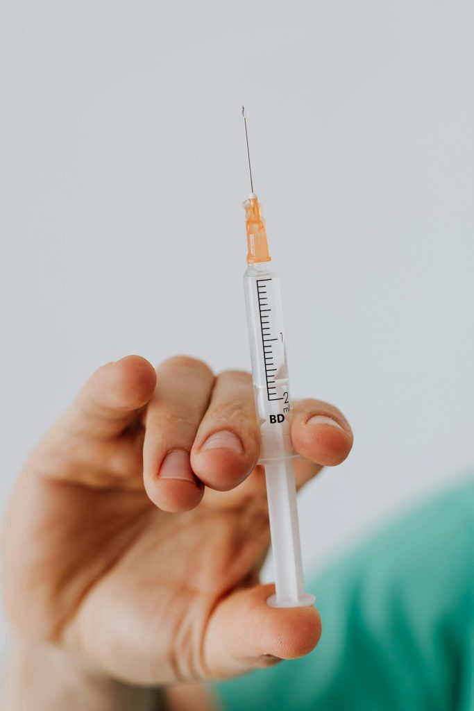 Anestesista accusato di avvelenare i pazienti: il processo che scuote la Francia Anestesista accusato di avvelenare pazienti in Francia durante interventi ospedalieri