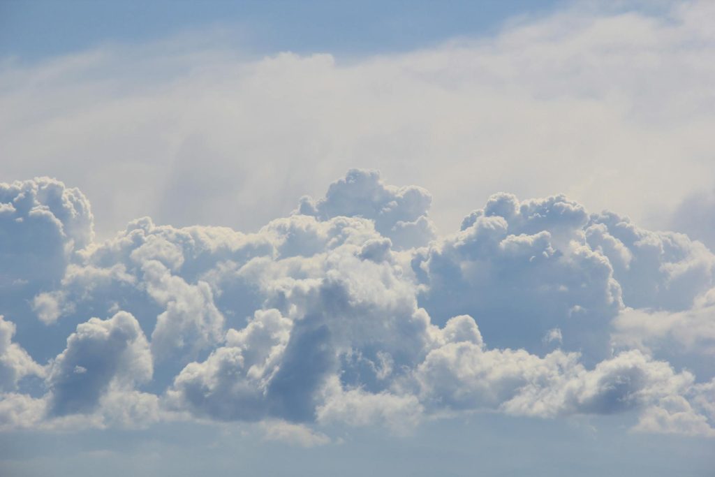 Meteo 3 dicembre in Italia con piogge al Nord e schiarite al Sud
