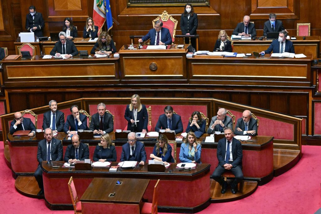 Politica oggi in Italia tra scontro politico e tensioni in Parlamento