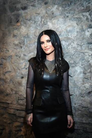 Laura Pausini a Sanremo 2026: la scelta di Conti che divide il pubblico Laura Pausini co-conduttrice del Festival di Sanremo 2026