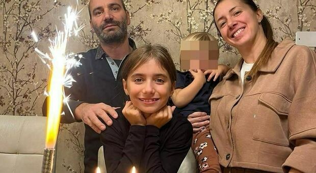 Azzurra Breda morta a 13 anni dopo una polmonite fulminante: dall’influenza al collasso respiratorio, cosa è successo e cosa chiarirà l’autopsia Azzurra Breda morta a 13 anni dopo una polmonite fulminante