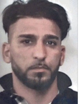 Rapinatore ucciso nella villa, il cugino lo difende: «Era lì per lavorare». E il Paese si divide rapinatore ucciso durante una rapina in villa a Lonate Pozzolo