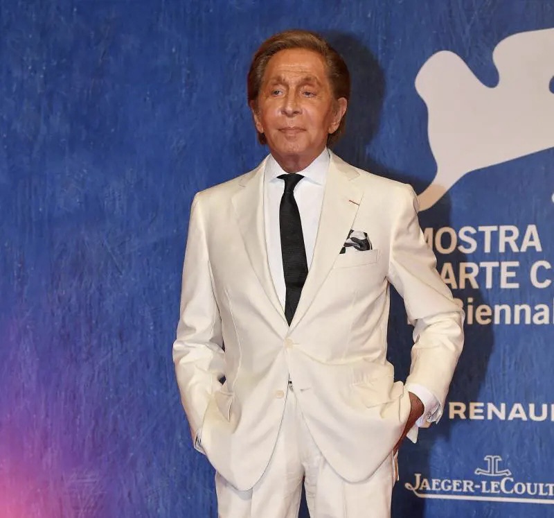 Valentino Garavani morto a 93 anni: addio all’ultimo imperatore della moda Valentino Garavani, storico stilista italiano e icona dell’alta moda, scomparso a 93 anni