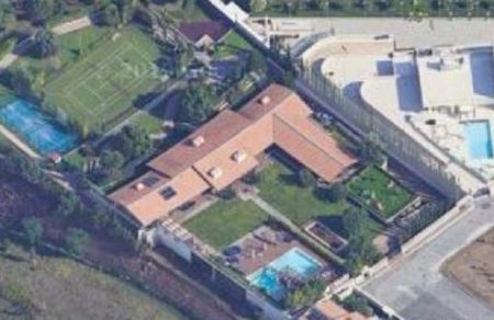 Villa di Ilary Blasi all’Eur da 18 milioni di euro