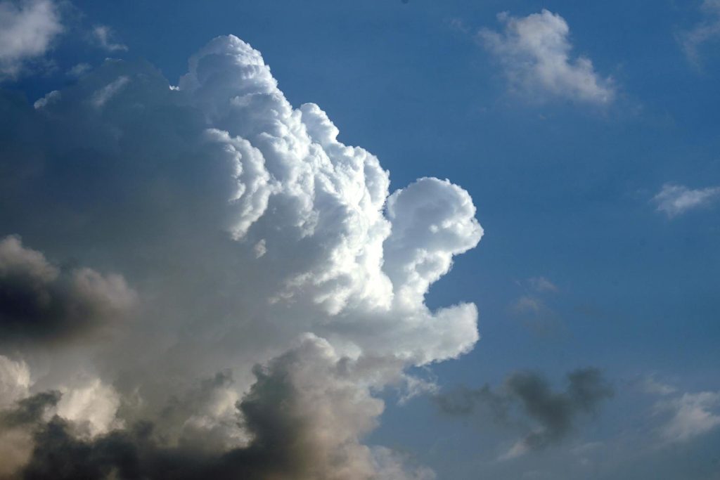 Previsioni meteo 28 gennaio 2026: vento forte, piogge diffuse e neve sui rilievi Previsioni meteo Italia 28 gennaio 2026 con piogge vento e neve