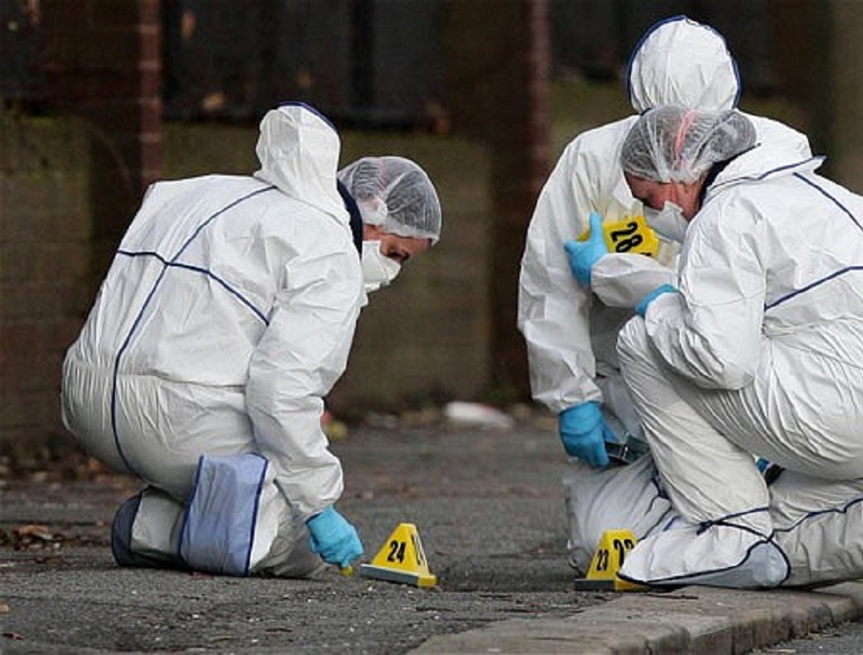 Castelnuovo Rangone, padre uccide la figlia con un martello: urla, choc e arresto Carabinieri sul luogo dell’omicidio a Castelnuovo Rangone nel Modenese