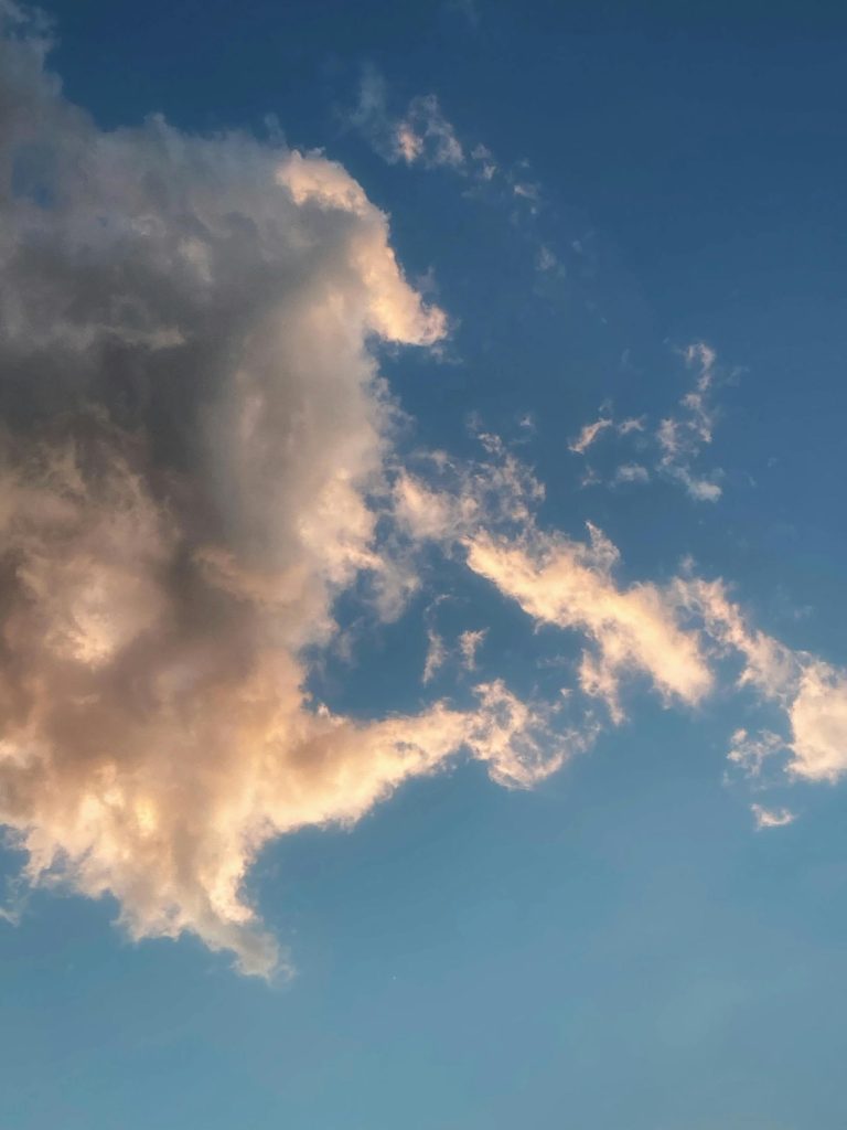 Meteo Italia 26 gennaio: schiarite al Nord, instabilità tra Centro-Sud e Isole. Temperature miti di giorno Meteo Italia 26 gennaio con piogge e schiarite