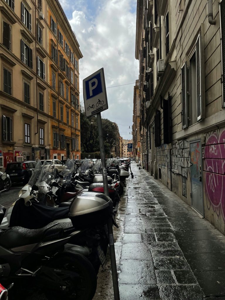 Furti Roma Termini: indagine nello store della stazione dopo ammanco da 184mila euro