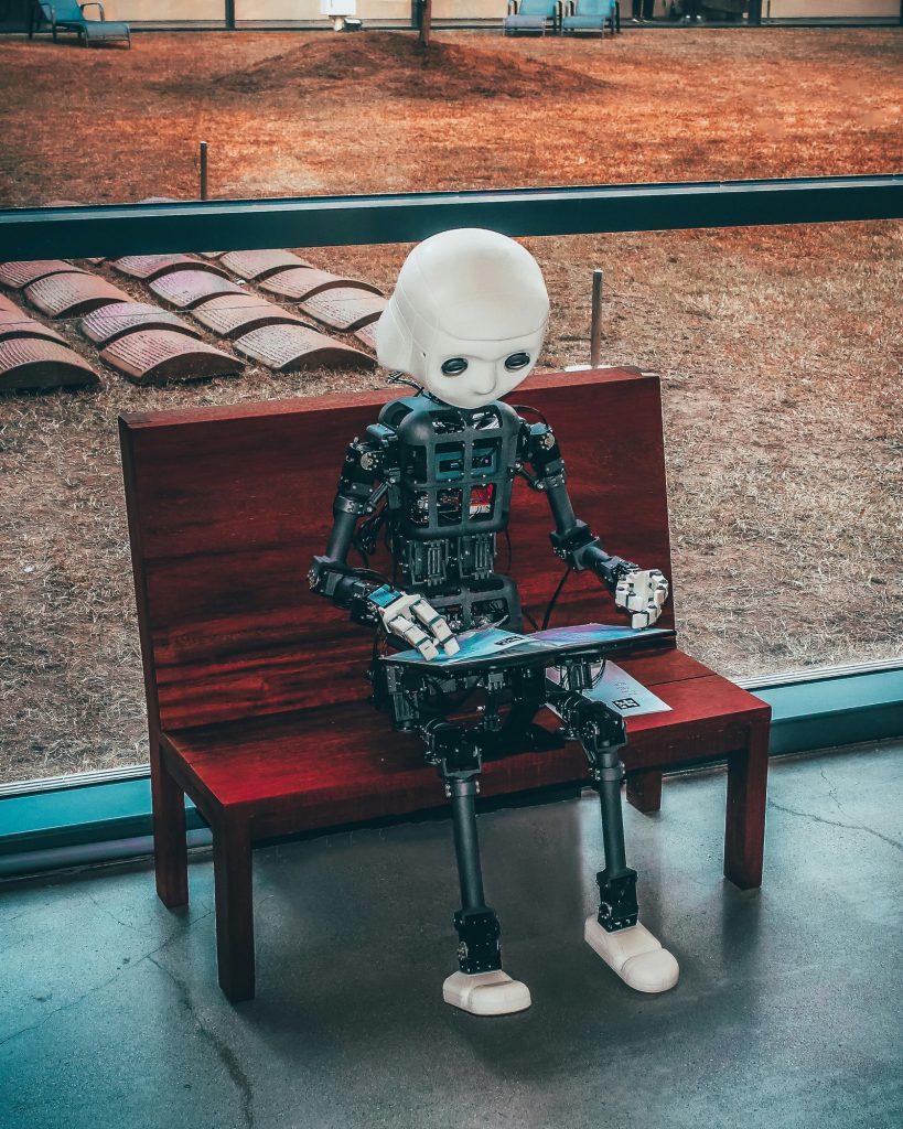 Intelligenza artificiale nei social network e algoritmi digitali nel 2026