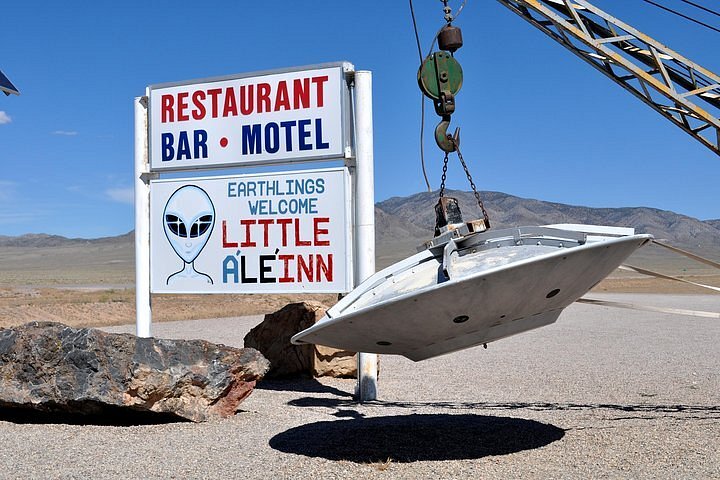 Area 51 segreti: cosa c’è davvero a Groom Lake e perché il mito UFO non muore mai Area 51 a Groom Lake nel deserto del Nevada, base militare legata ai segreti UFO