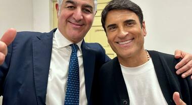 L’avvocato di Sal Da Vinci: “Vie legali se le critiche diventeranno offese” Sal Da Vinci con il suo avvocato dopo le polemiche sui social
