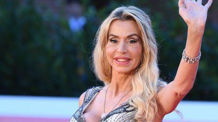 Valeria Marini nuova relazione uomo misterioso