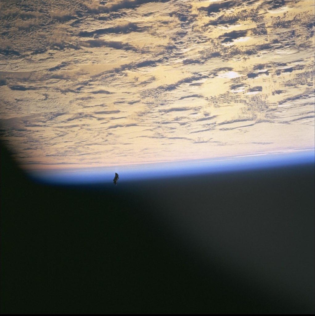 Black Knight Satellite: presunto oggetto misterioso in orbita fotografato in missione NASA