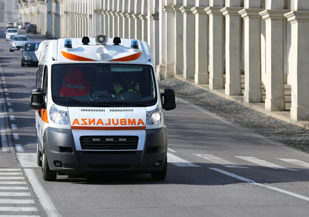 Taranto, bimbo di 3 anni arriva in ospedale in condizioni critiche: muore poco dopo bimbo di 3 anni morto dopo ricovero in ospedale a Taranto