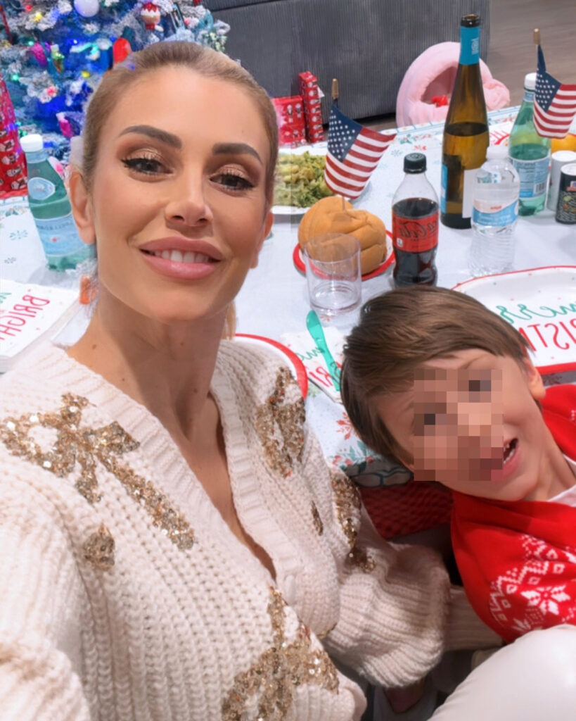 Paola Caruso al GF: «Devo operare mio figlio», polemica sul padre Paola Caruso in una recente apparizione televisiva durante un'intervista