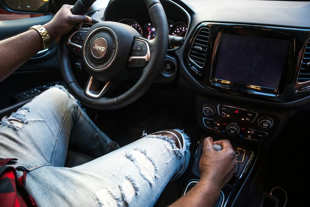 Traffico auto in Italia durante gli spostamenti per andare al lavoro