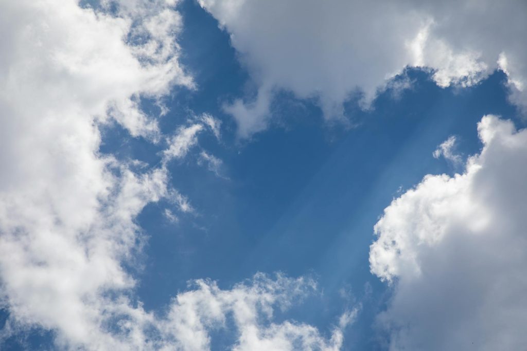 Meteo 23 marzo Italia con nubi e piogge al Centro-Nord e schiarite al Sud