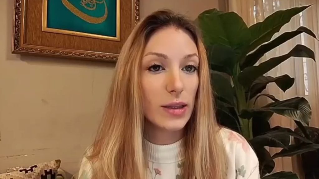 Nessy Guerra condannata in Egitto per adulterio: «Ho paura di perdere mia figlia». L’appello dell’italiana bloccata al Cairo Nessy Guerra italiana condannata in Egitto per presunto adulterio