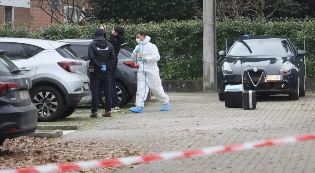 Gabriele Vaccaro 25 anni accoltellato nel parcheggio a Pavia morto