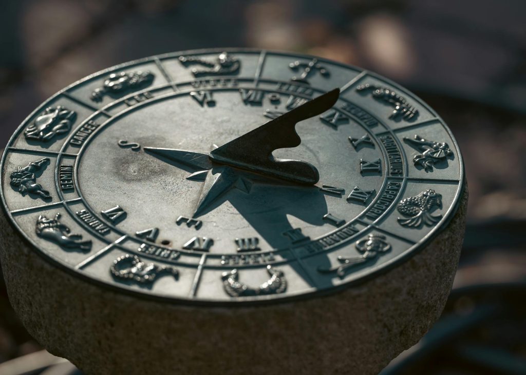 Oroscopo del giorno 8 aprile 2026, le previsioni segno per segno: giornata decisiva per molti oroscopo 8 aprile 2026 segni zodiacali previsioni giornaliere