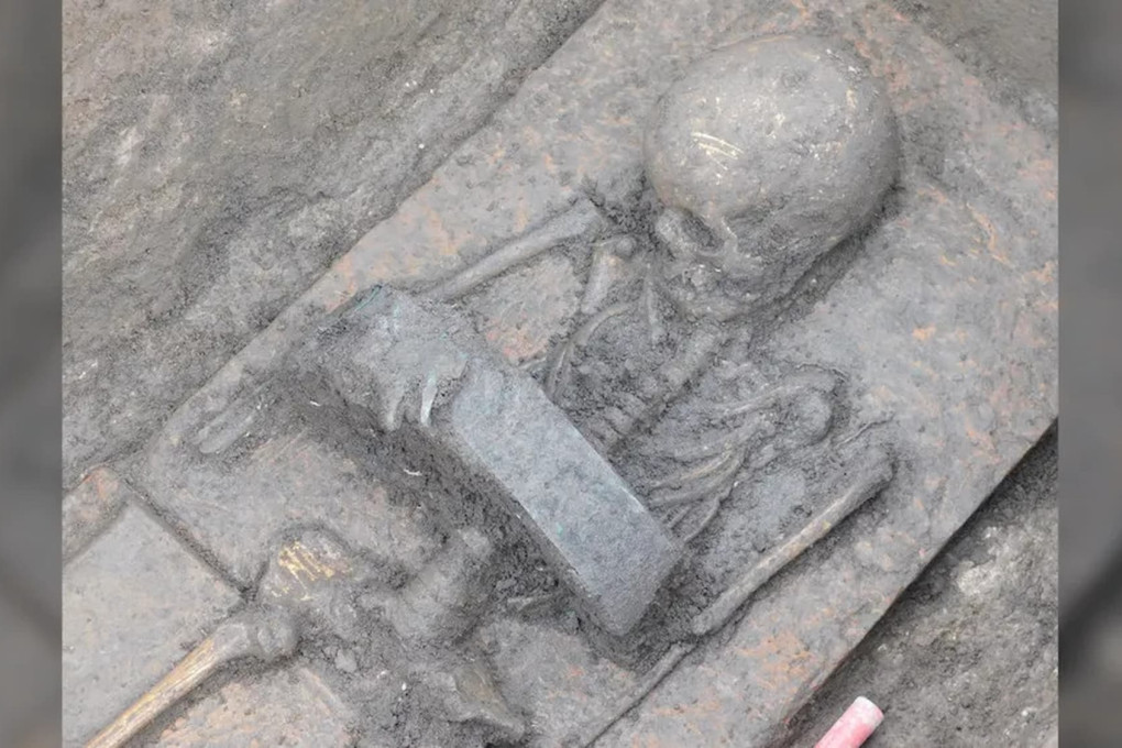 Bambini guerrieri a Pontecagnano: trovate tombe con cinture di bronzo di 2500 anni, il mistero degli archeologi