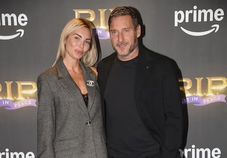 Francesco Totti e Noemi Bocchi si sposano? La verità sulle nozze dopo il divorzio da Ilary Blasi Francesco Totti e Noemi Bocchi, indiscrezioni sulle nozze dopo il divorzio da Ilary Blasi