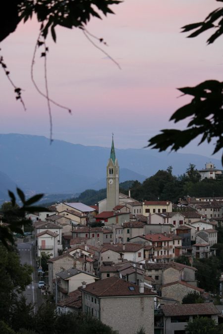 Gite in Lombardia da Milano, 25 idee per una giornata o un weekend: laghi, borghi, castelli, montagna e mete raggiungibili in treno Gite in Lombardia da Milano tra laghi borghi ville storiche e castelli