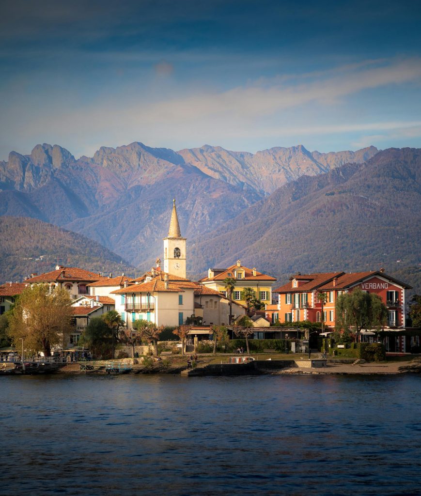 Lago Maggiore, viaggio nelle Terre Borromeo: Castelli di Cannero, Isole Borromee e giardini da vedere Lago Maggiore Terre Borromeo con Castelli di Cannero e Isole Borromee