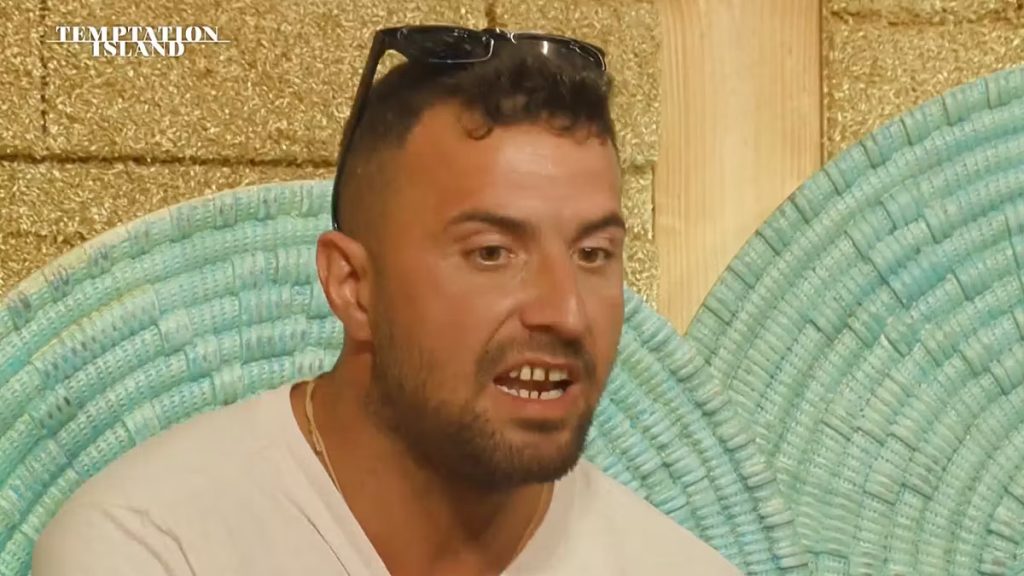 Chi è Antonio Panico di Temptation Island: età, lavoro, figli, ex moglie e vita privata Antonio Panico protagonista di Temptation Island durante il reality di Canale 5