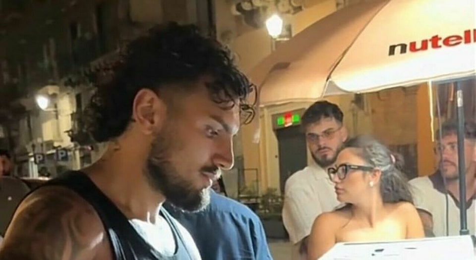 Temptation Island, Giovanni Grazioso vende brioche dopo le accuse di Sabrina: il video al carretto fa discutere