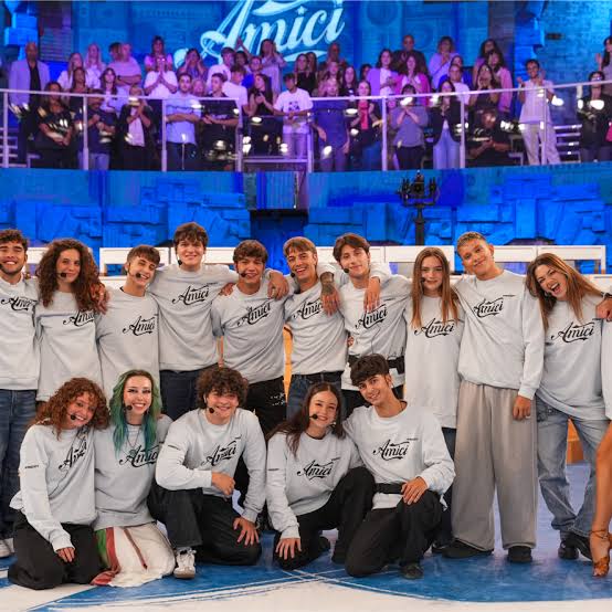 Ballerini professionisti di Amici 25, chi sono: i nuovi ex allievi promossi, le grandi assenze e il ruolo che cambia tutto