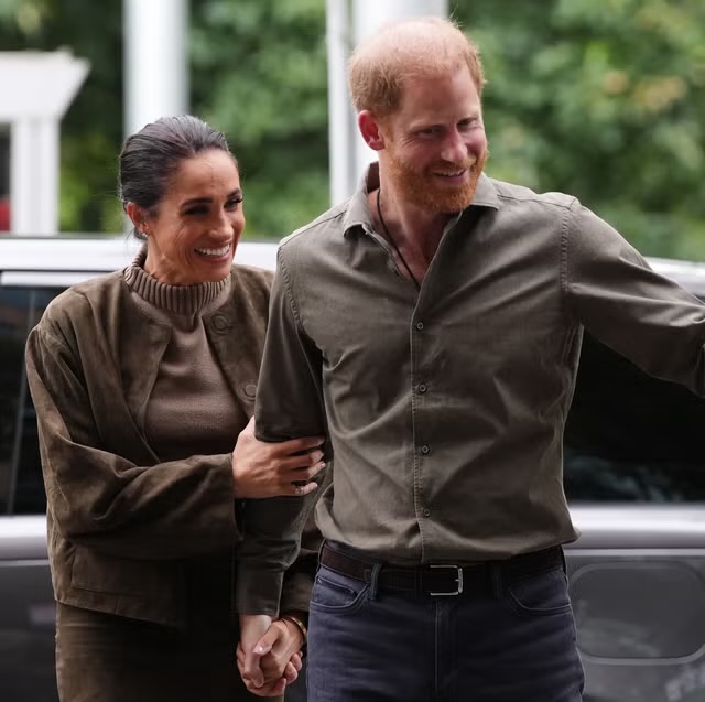 Harry, la battaglia contro il Daily Mail finisce con una stangata: 9,5 milioni di spese legali. Meghan pronta a tornare sullo schermo