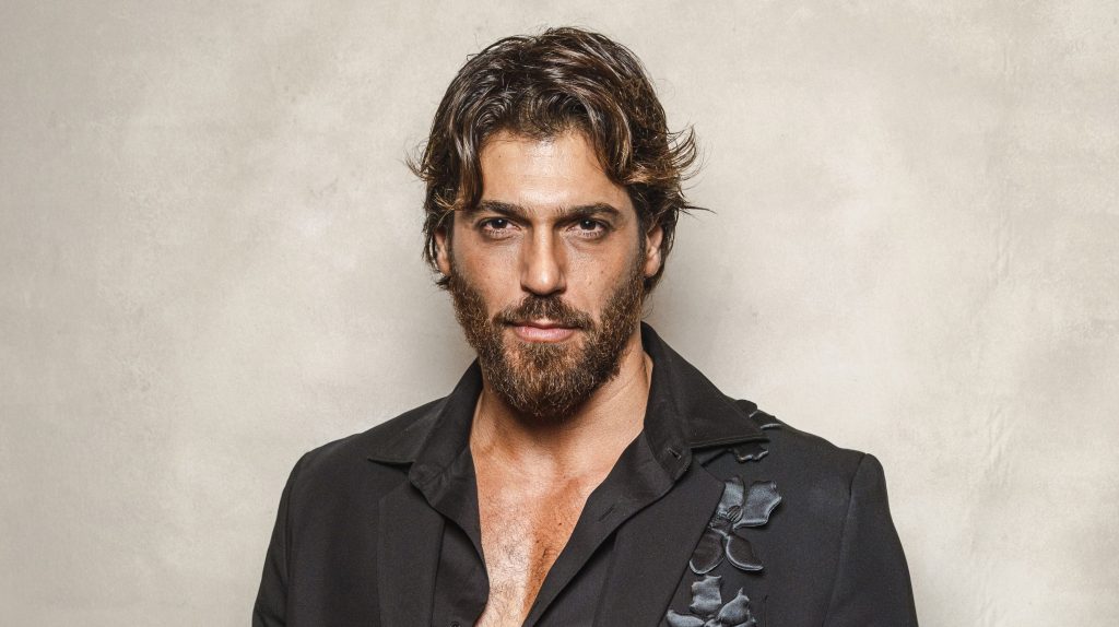 Can Yaman e Francesca Tocca, il gossip esplode: la segnalazione che accende i sospetti, “Beccata mentre usciva da casa sua” Can Yaman